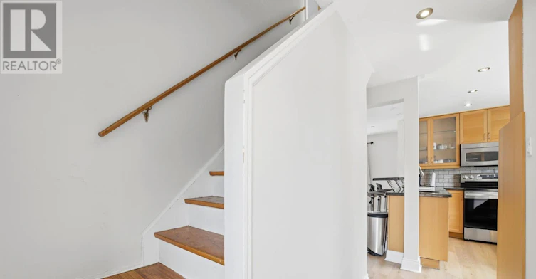 UPPER-24 Glenburn Avenue, Toronto, ON, M4B 2X2 - 12
