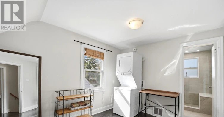 UPPER-24 Glenburn Avenue, Toronto, ON, M4B 2X2 - 17