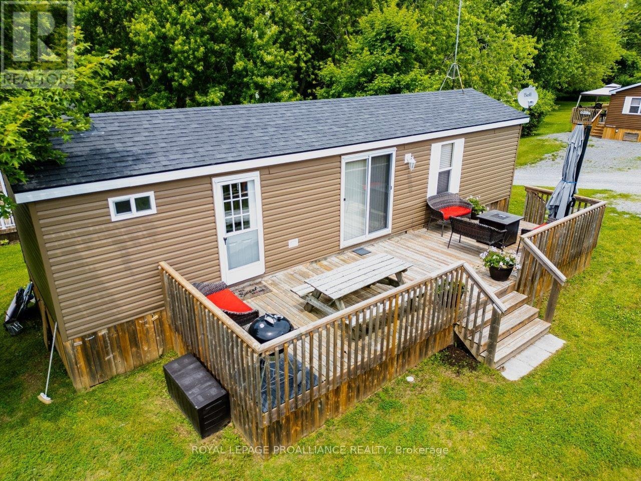 486 12 Cty 18 Park Meadow Rd Lane, Prince Edward County, ON, K0K 1P0
