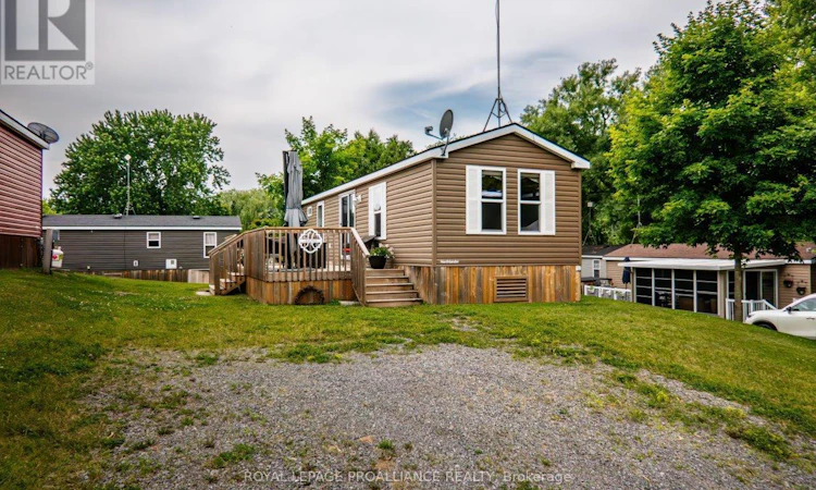 486 12 Cty 18 Park Meadow Rd Lane