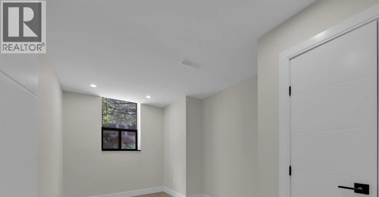 110-3177 Riverside Drive East, Windsor, ON, N8Y 1A5 - 3