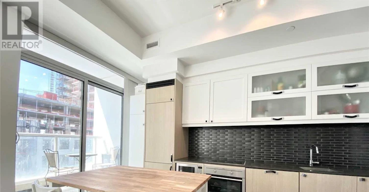 718-783 Bathurst Street, Toronto, ON, M5S 1Z5