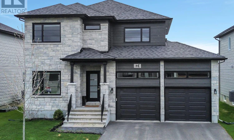 624 Geneva Crescent