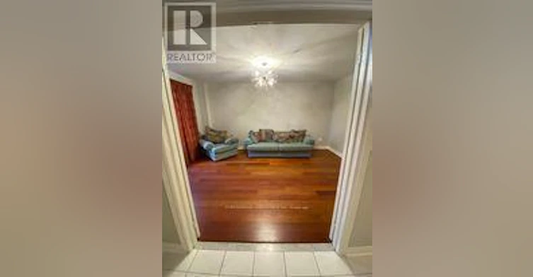 49 Highglen Avenue, Markham, ON, L3R 8P9 - 4