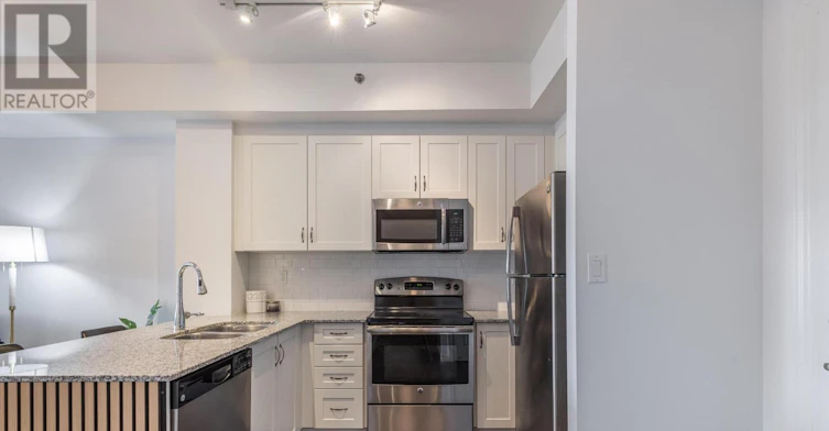 203-34 Plains Road E, Burlington, ON, L7T 0B9 - 3