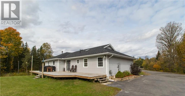 11153 522 Highway, District of Parry Sound, ON, P0H 1Y0 - 4