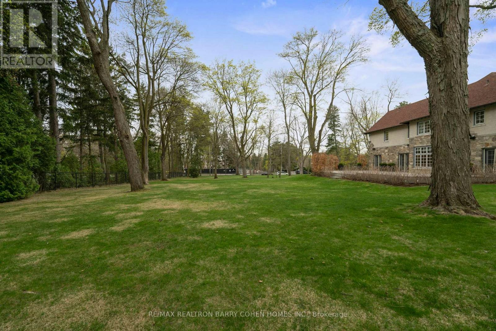 15 Park Lane Circle, Toronto, ON, M3B 1Z8 - 40