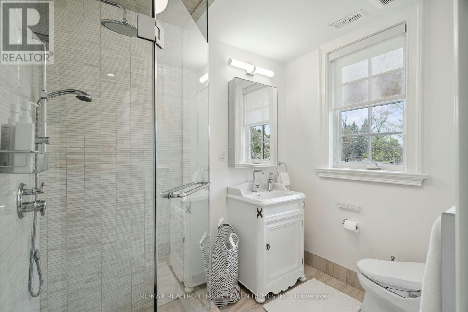 15 Park Lane Circle, Toronto, ON, M3B 1Z8 - 26