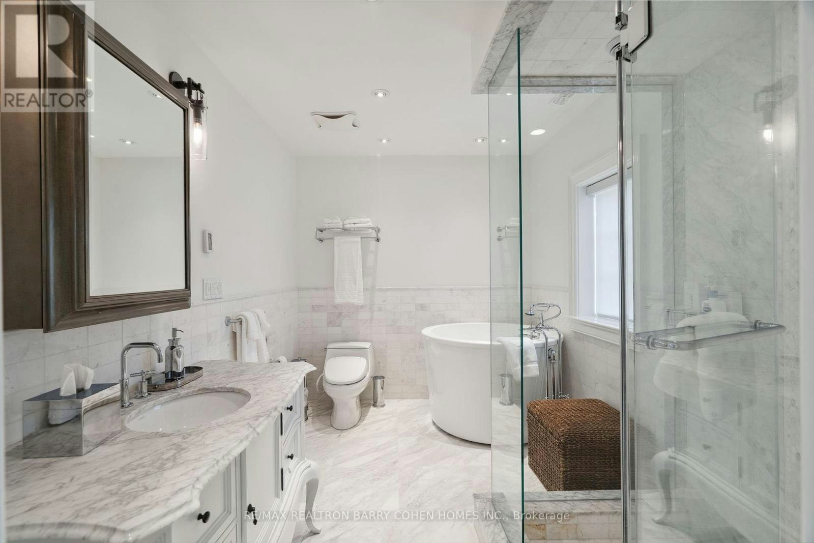 15 Park Lane Circle, Toronto, ON, M3B 1Z8 - 20