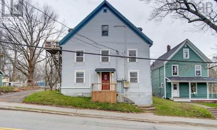 18 Gaspereau Avenue