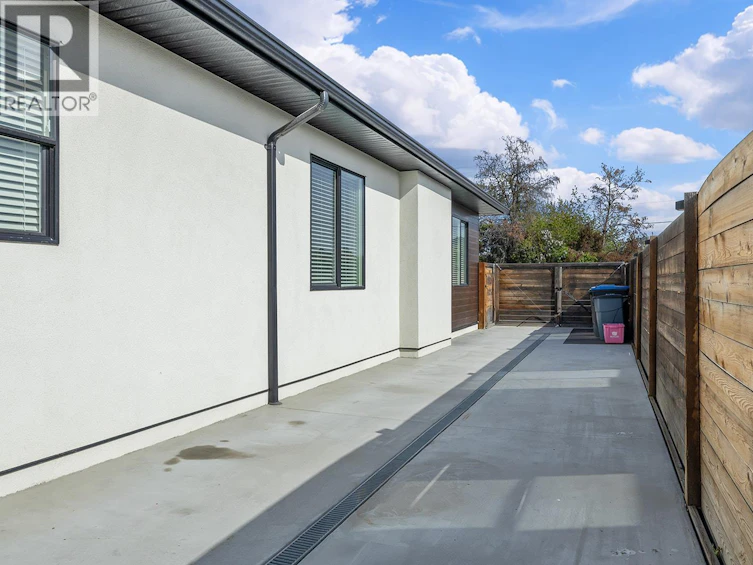 2095 Byrns Road, Kelowna, BC, V1W 2G3 - 62