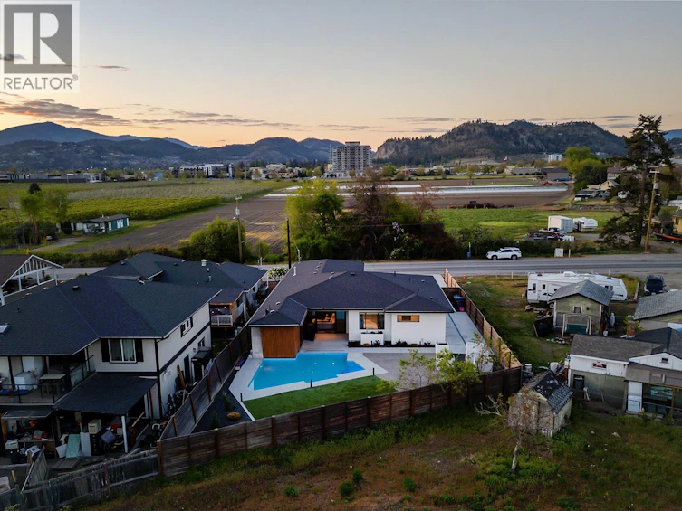 2095 Byrns Road, Kelowna, BC, V1W 2G3 - 10
