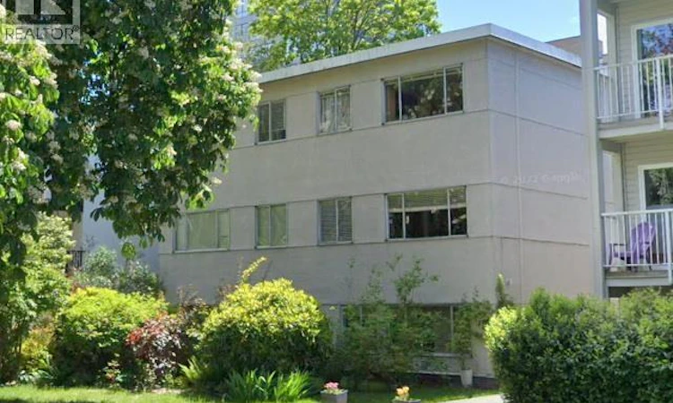 2160 W 39th Avenue