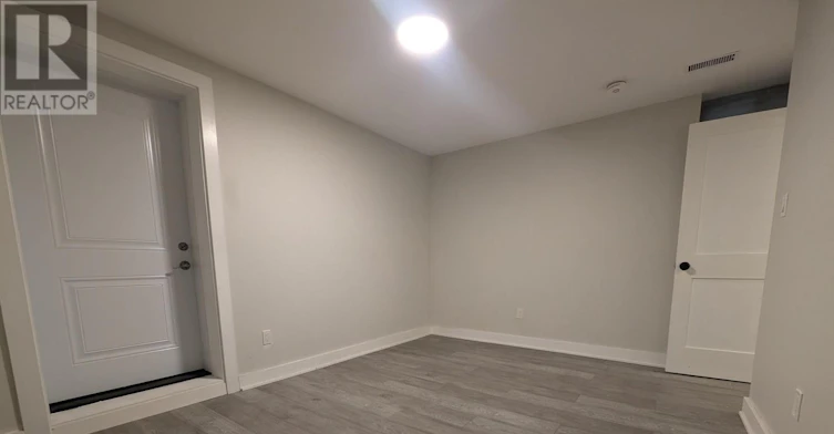 LOWER-2132 Dundas Street, Toronto, ON, M6R 1X2 - 10