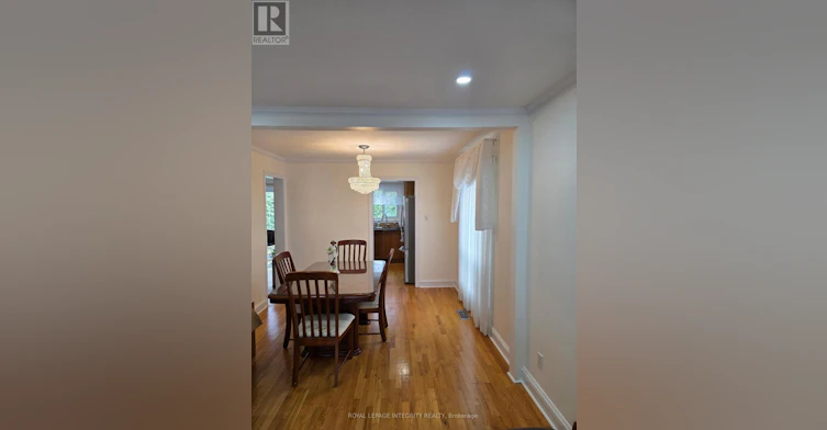63 Topley Crescent, Ottawa, ON, K1G 4M7 - 4