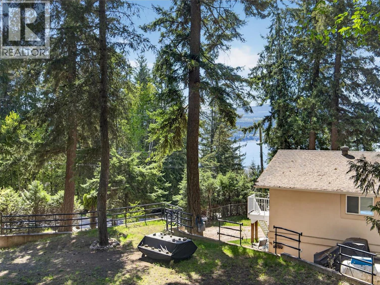 7689 Golf Course Road, Anglemont, BC, V0E 1M8 - 21