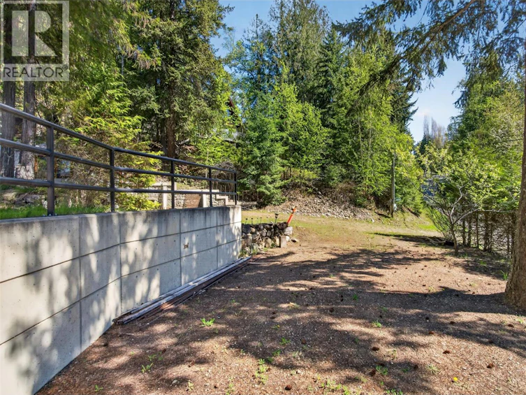 7689 Golf Course Road, Anglemont, BC, V0E 1M8 - 12