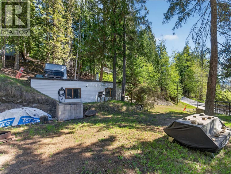 7689 Golf Course Road, Anglemont, BC, V0E 1M8 - 17