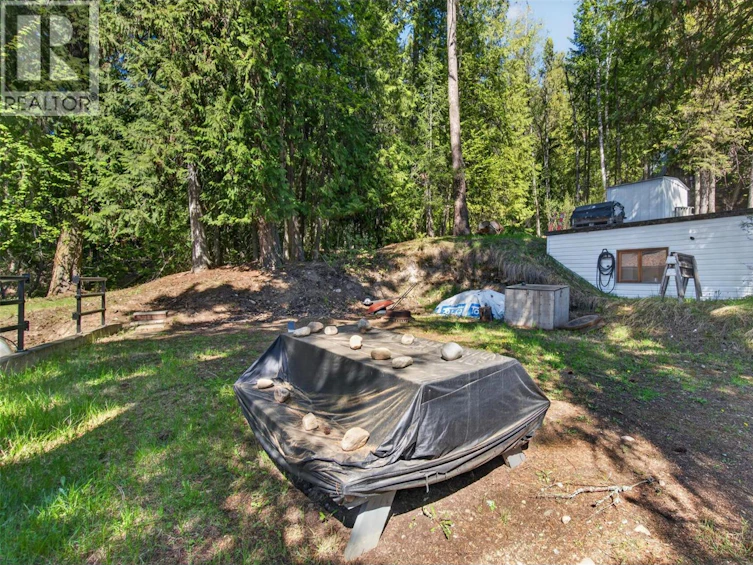 7689 Golf Course Road, Anglemont, BC, V0E 1M8 - 33