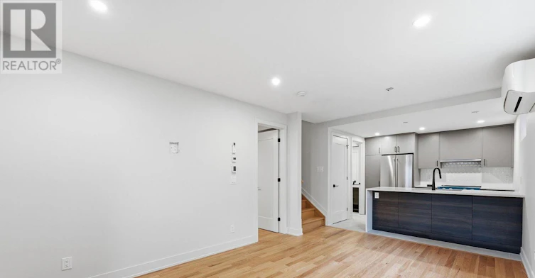 A2-512 Roosevelt Avenue, Ottawa, ON, K2A 1Z8 - 2