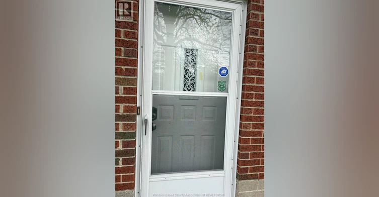Lower-3580 Mckay, Windsor, ON, N9E 2R9 - 2