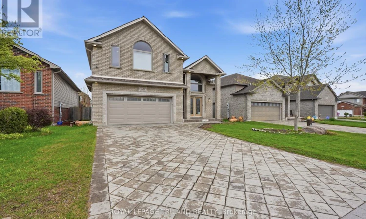 1687 Seymour Crescent