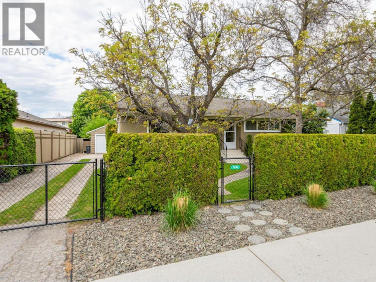 1040 Laurier Avenue, Kelowna, BC, V1Y 6B1 - 43