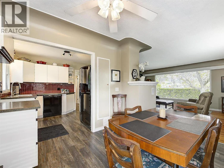 1040 Laurier Avenue, Kelowna, BC, V1Y 6B1 - 11