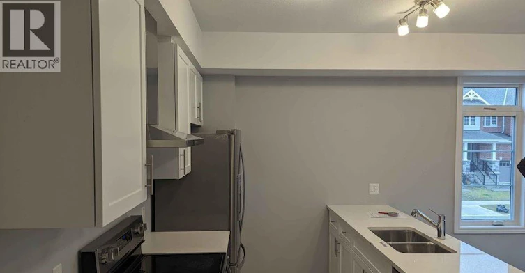 4 Oat Lane, Kitchener, ON, N2R 1R7 - 2