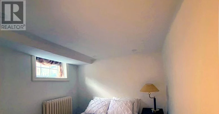 MAIN + LOWER-21 Melgund Road, Toronto, ON, M5R 1Z9 - 17