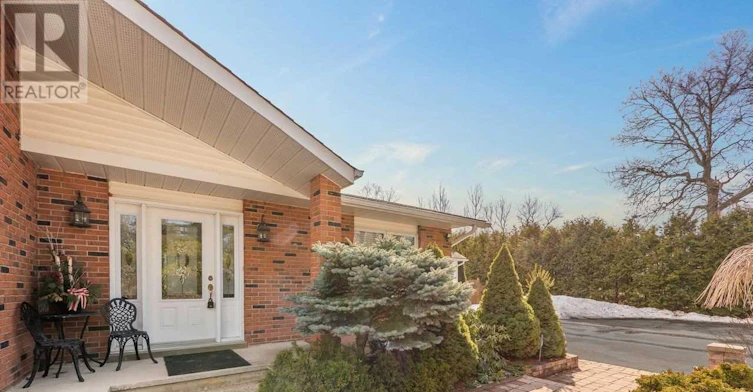 1049 7th Line S, Innisfil, ON, M5M 2H1 - 3