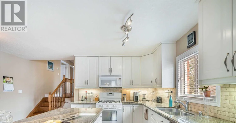 1049 7th Line S, Innisfil, ON, M5M 2H1 - 11