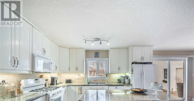 1049 7th Line S, Innisfil, ON, M5M 2H1 - 9