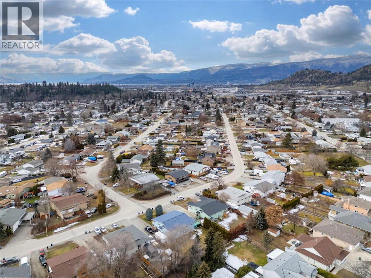877 Tataryn Road, Kelowna, BC, V1X 1N6 - 43