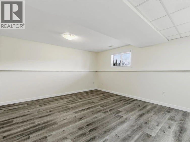 877 Tataryn Road, Kelowna, BC, V1X 1N6 - 32