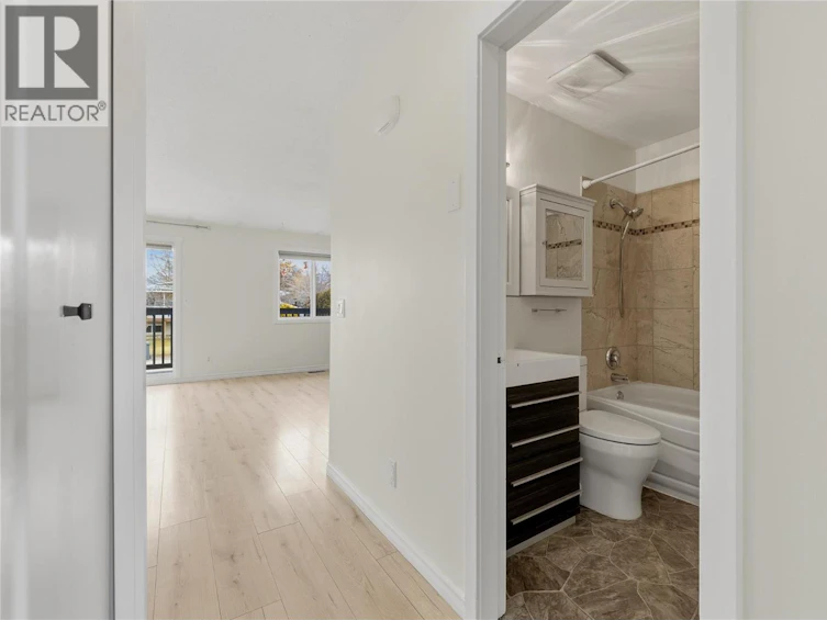 877 Tataryn Road, Kelowna, BC, V1X 1N6 - 24