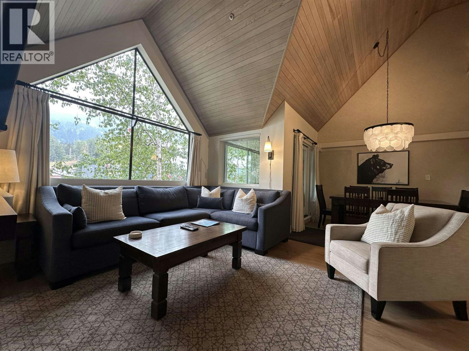 904Wk15-4293 Mountain Square, Whistler, BC, V8E 1B8