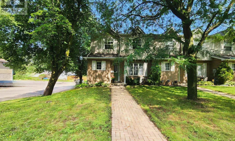 516 King Street W