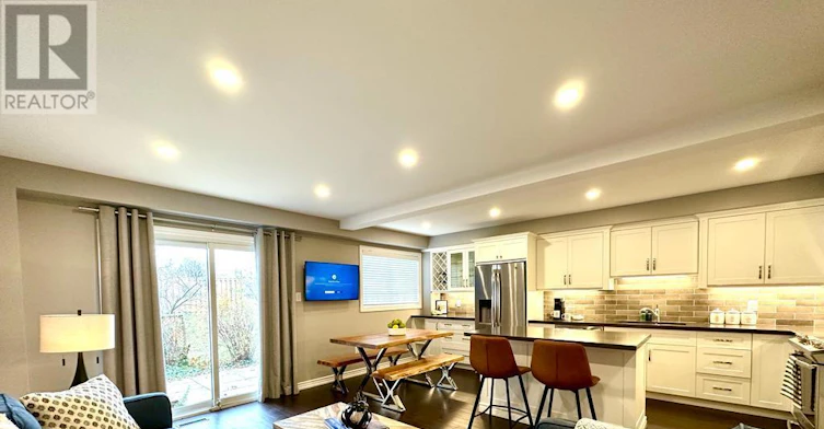 97-1542 Lancaster Drive, Oakville, ON, L6H 2Z4 - 3
