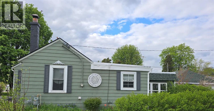 3396 Woodward Boulevard, Windsor, ON, N8W 2Y6 - 2