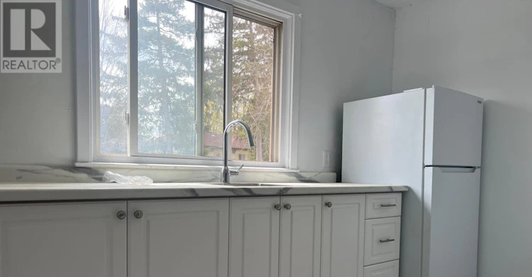 4-425 Burlington Avenue, Burlington, ON, L7S 1R3 - 9