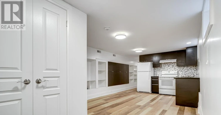LOWER-250 Nairn Avenue, Toronto, ON, M6E 4H4 - 3