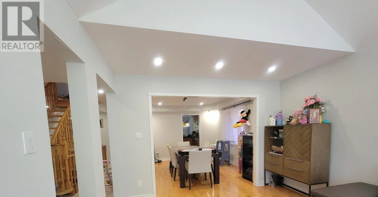 98 Brookeview Drive, Aurora, ON, L4G 6R5 - 2