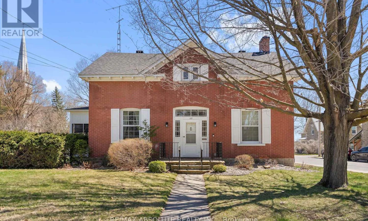 277 John Street N