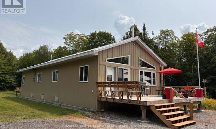 989 Mckenzie Lake Road NORTH