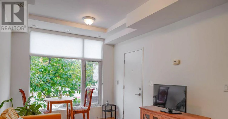 2-1331 Gerrard Street E, Toronto, ON, M4L 1Y8