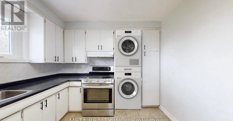 36 Dewlane Drive, Toronto, ON, M2R 2P8 - 9