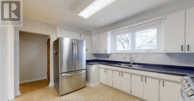 36 Dewlane Drive, Toronto, ON, M2R 2P8 - 8