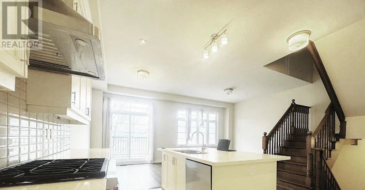 28 Island Green Lane, Markham, ON, L6C 0Y7 - 9