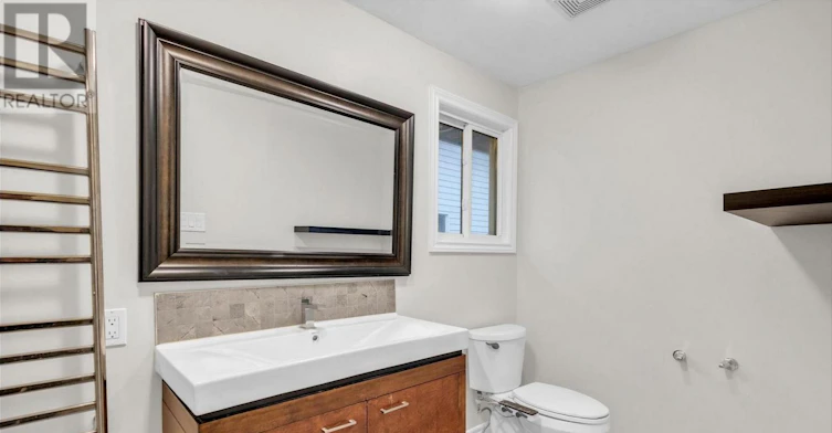 MAIN & UPPER-14 Clydebank Place, Hamilton, ON, L8E 4K2 - 11
